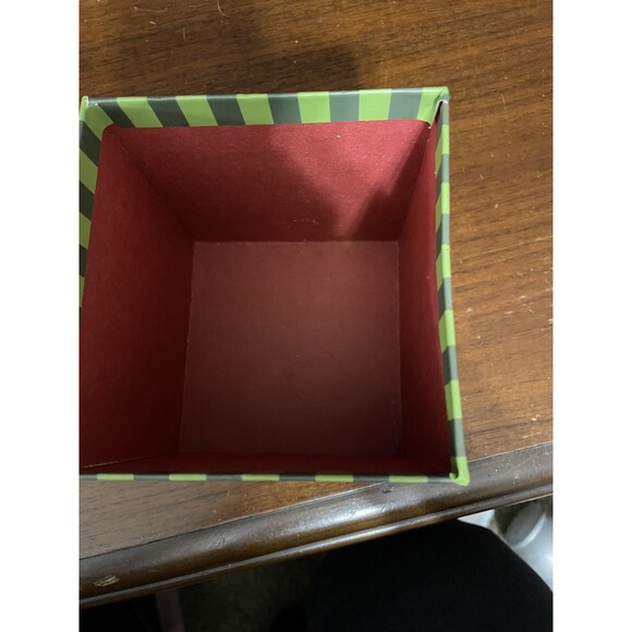 Decorative Gingerbread House Gift Box - Picture 6 of 6